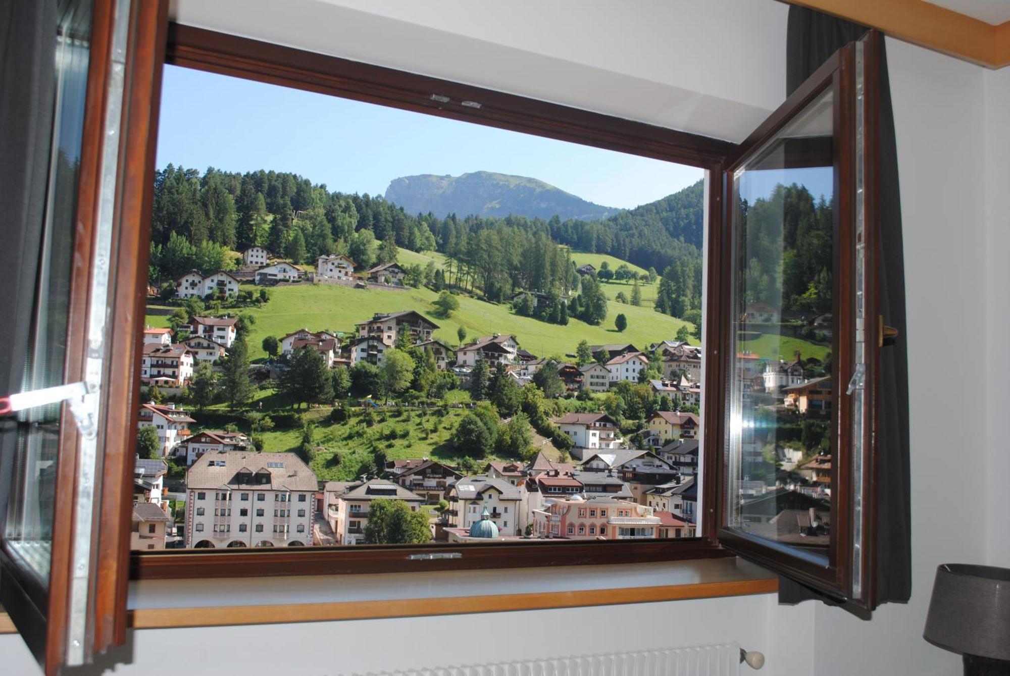 Hotel Garni Walter Ortisei Esterno foto