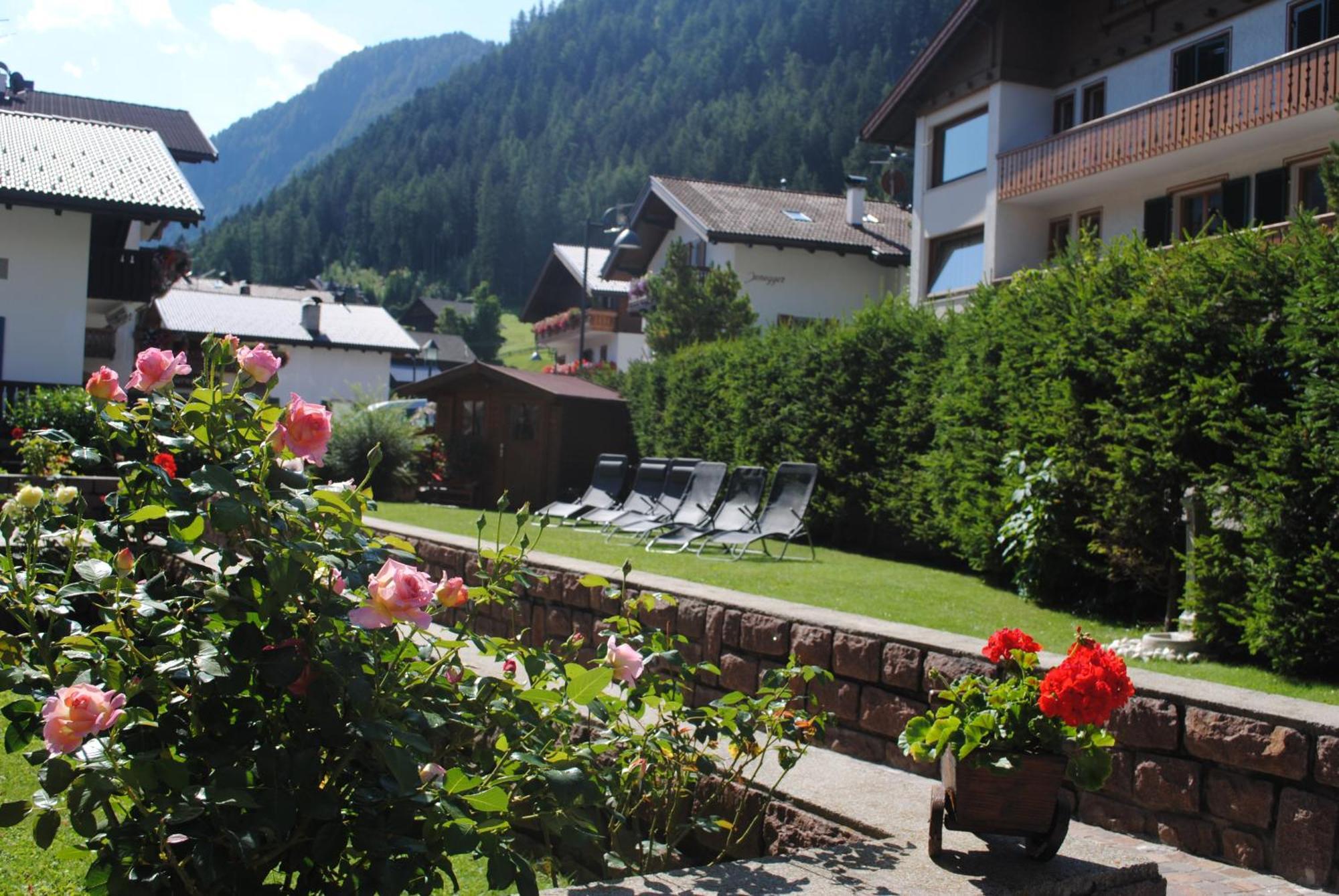 Hotel Garni Walter Ortisei Esterno foto