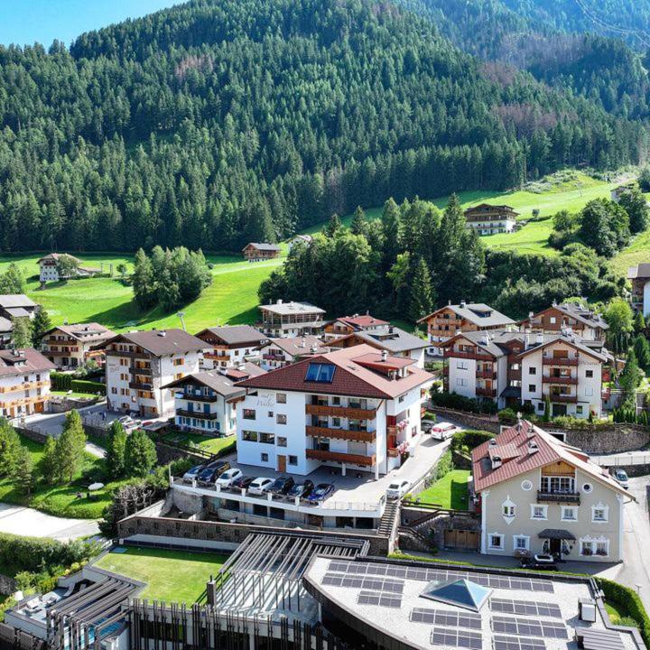 Hotel Garni Walter Ortisei Esterno foto