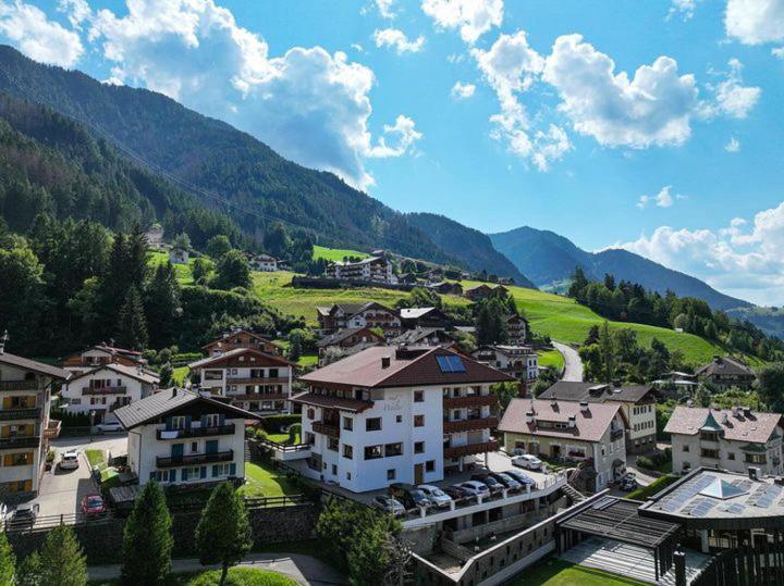 Hotel Garni Walter Ortisei Esterno foto